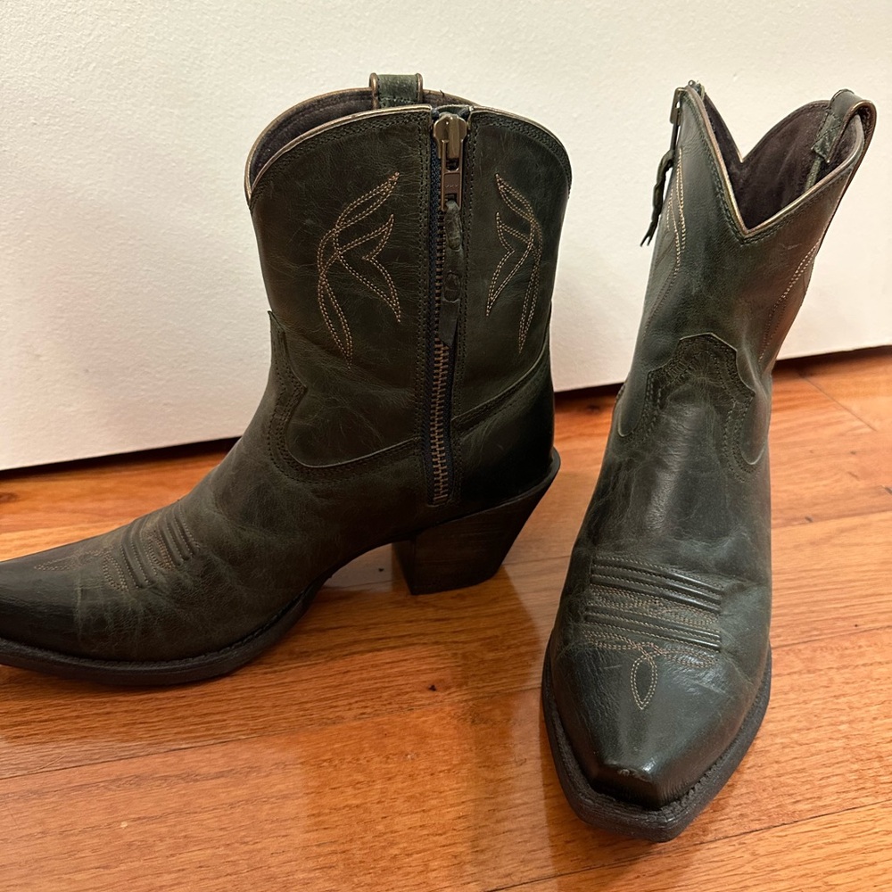 Green Ariat Cowboy Boots